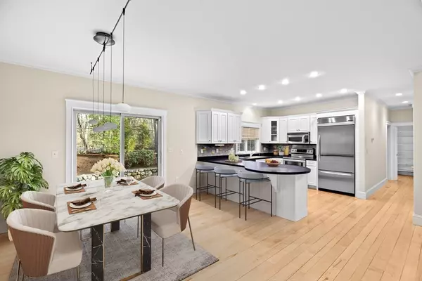 Hingham, MA 02043,7 Stevens Way