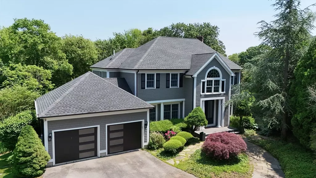 3 E High St, Dartmouth, MA 02748
