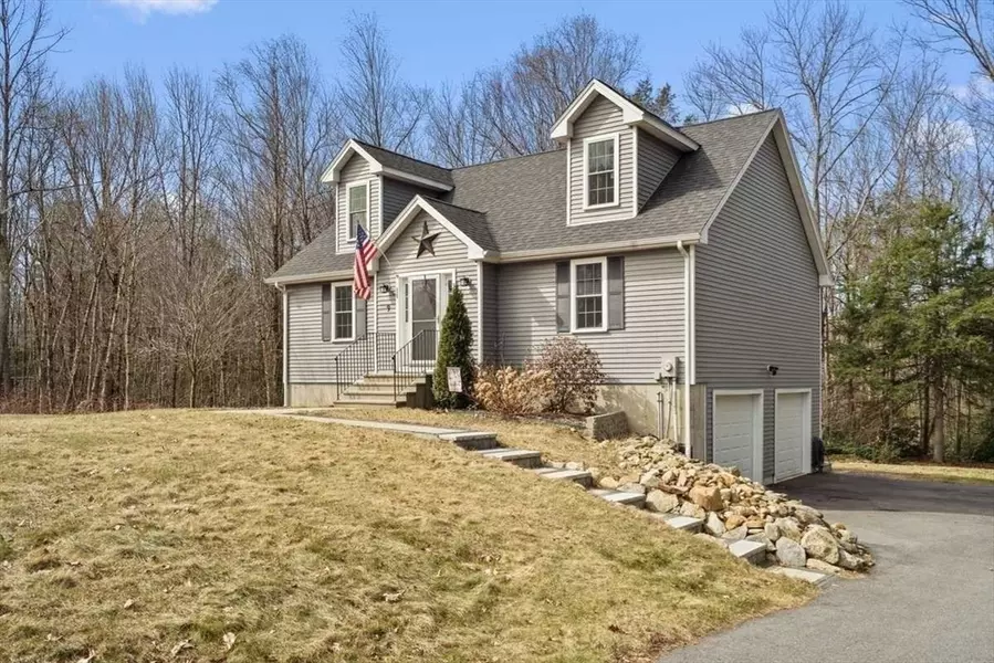 9 Debbie Dr, Spencer, MA 01562