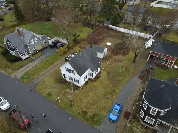 Kingston, MA 02364,11 Maple Ave