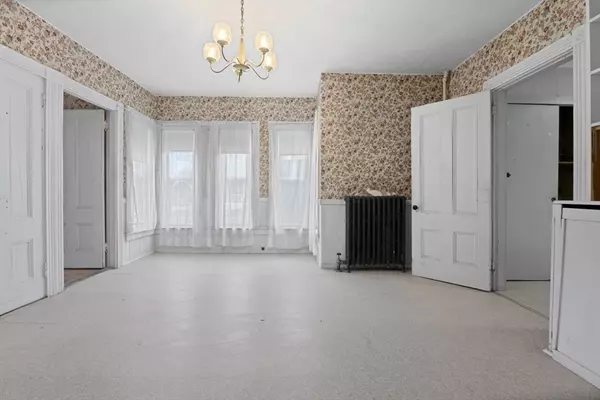 Kingston, MA 02364,11 Maple Ave