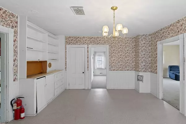 Kingston, MA 02364,11 Maple Ave