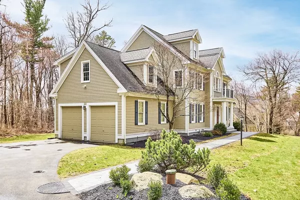 Boxborough, MA 01719,74 School House Ln