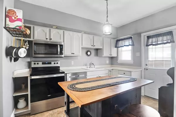 Northbridge, MA 01588,2 A St #2