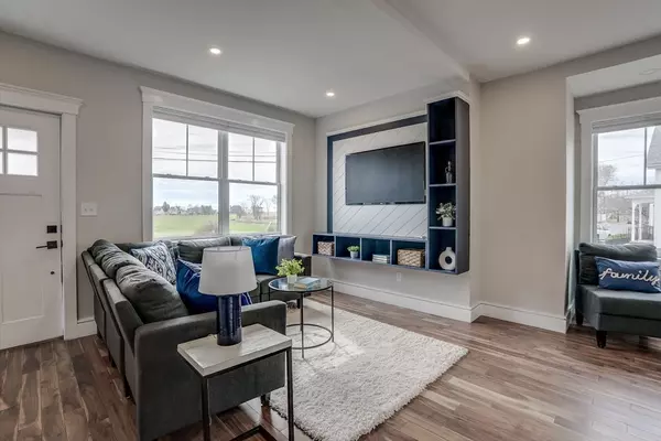 Nahant, MA 01908,136 Flash Rd #Townhome