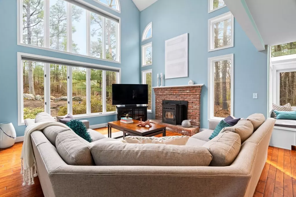 Hopkinton, MA 01748,69 N Mill St