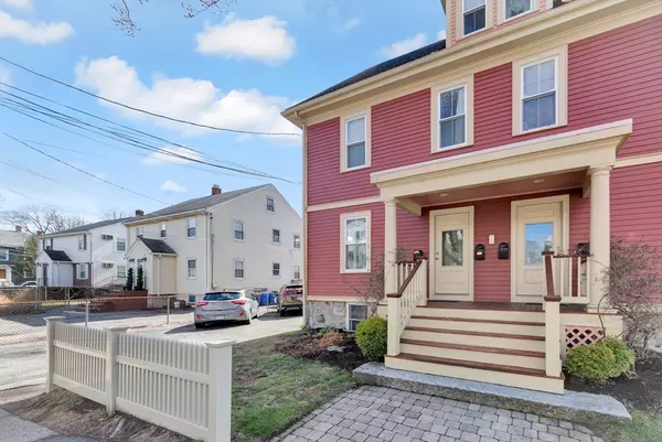 132 Warren St #A, Arlington, MA 02474