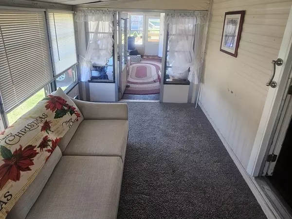 Attleboro, MA 02703,91 Julia Dr.