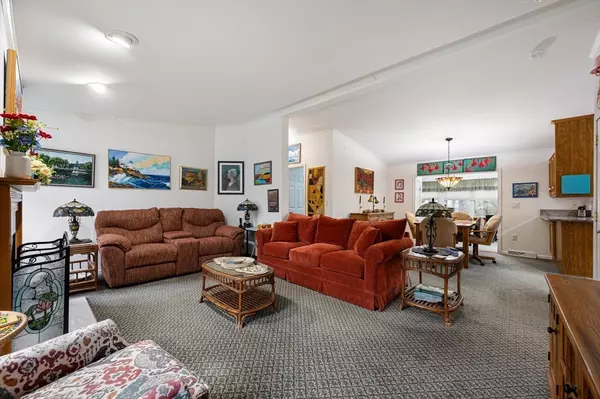 Middleboro, MA 02346,7903 Oak Point Dr