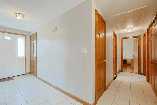 Bellingham, MA 02019,32 Country Side Rd #32