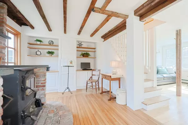 Holliston, MA 01746,29 Austin Lane