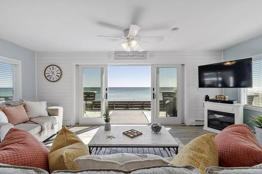 Salisbury, MA 01952,224 N End Blvd #B1