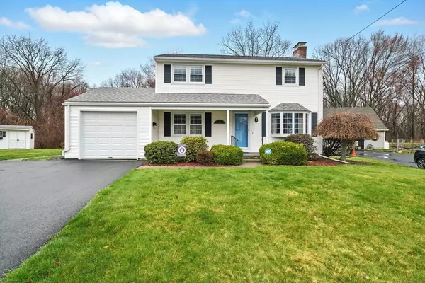 48 Longwood Dr, Chicopee, MA 01020
