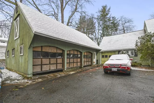Pittsfield, MA 01201,14 Cooper Pkwy