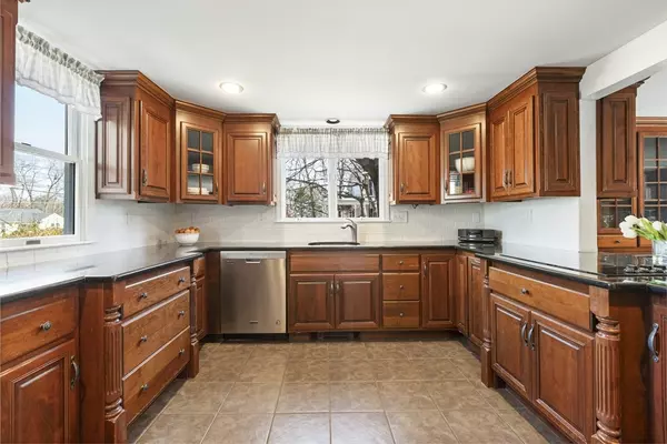 Medway, MA 02053,53 Holliston St
