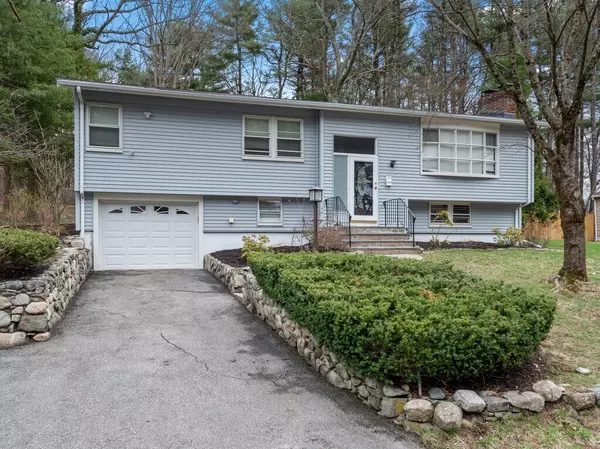 17 Rolling Lane, Framingham, MA 01701