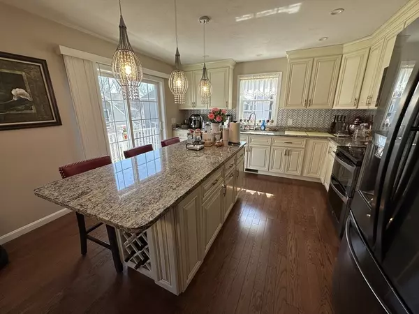 Worcester, MA 01605,4 Sourwood Cir