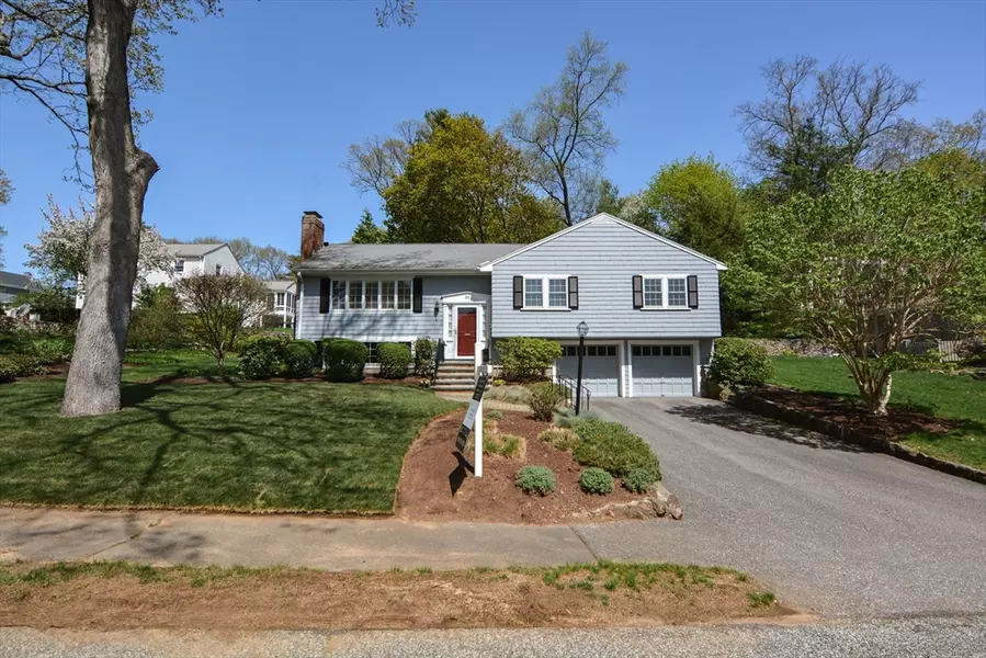 35 Windemere Rd, Wellesley, MA 02481
