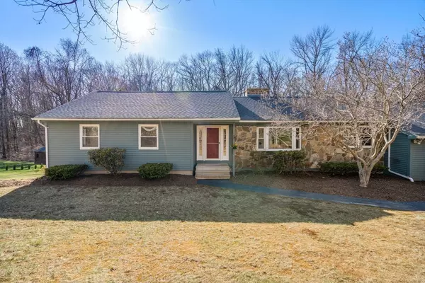 Sturbridge, MA 01518,37 Finlay Rd