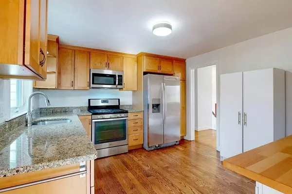 Medfield, MA 02052,122 Green St