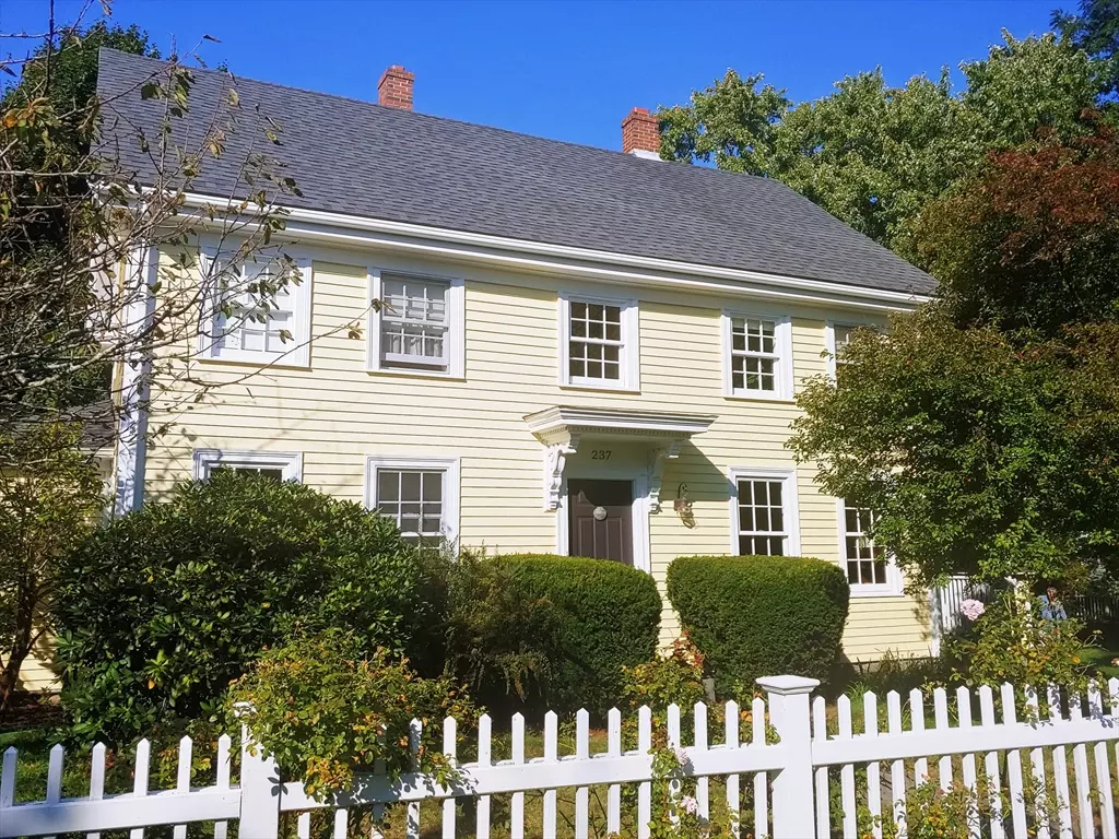 Rockport, MA 01966,237 Granite St