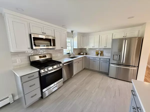 Hatfield, MA 01038,15 Gore Ave