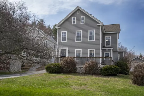 23 Merrimac St, Amesbury, MA 01913