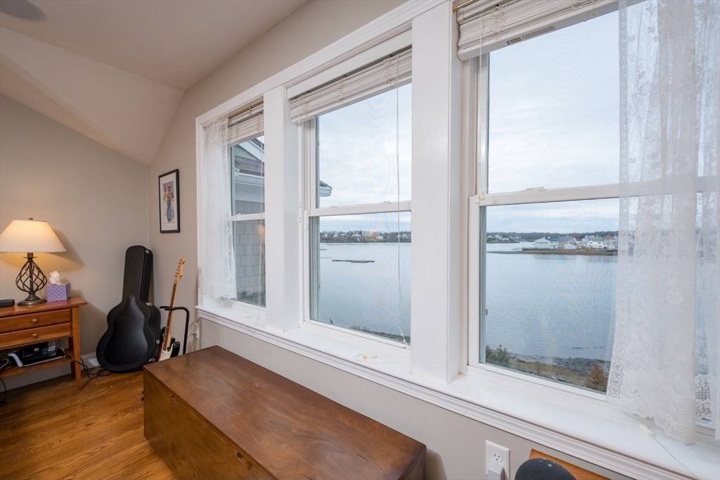 Hull, MA 02045,7 Bay Street  (The Estuary) #3