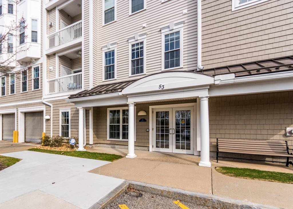 Waltham, MA 02452,53 Bartlett Way #305