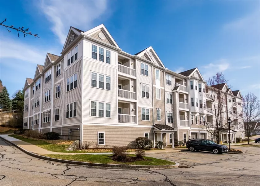 53 Bartlett Way #305, Waltham, MA 02452