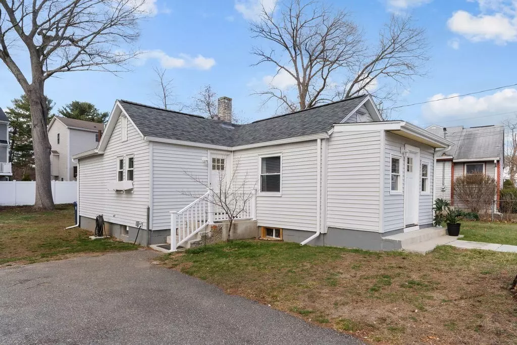 Billerica, MA 01821,11 Autumn St