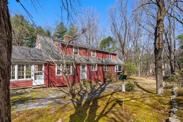 Wayland, MA 01778,262 Cochituate
