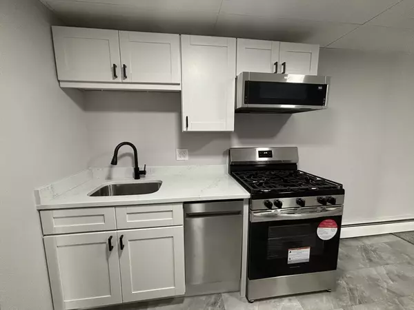 Chelmsford, MA 01824,215 Chelmsford St #20