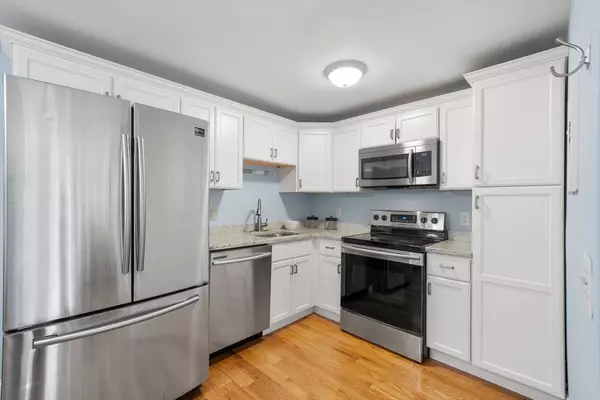 Foxboro, MA 02035,165-R Chestnut St #2
