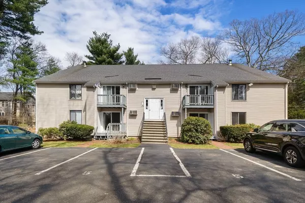 Foxboro, MA 02035,165-R Chestnut St #2