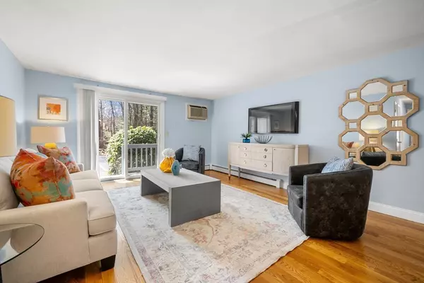 Foxboro, MA 02035,165-R Chestnut St #2