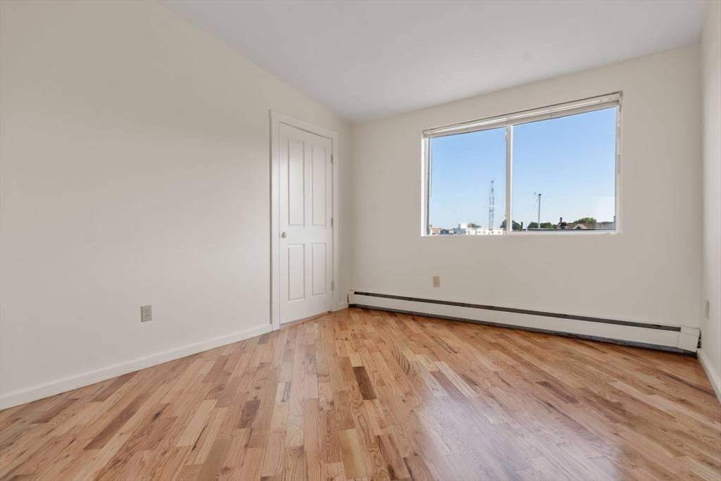 Winthrop, MA 02152,585 Shirley St #2