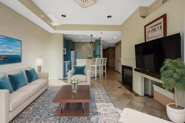 Tiverton, RI 02878,71 Starboard Drive #440