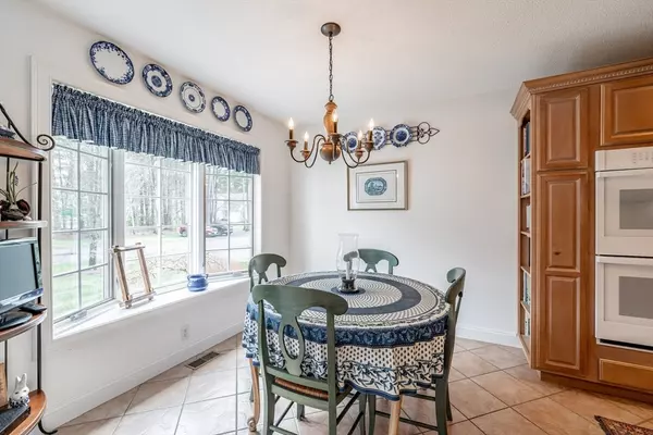 East Longmeadow, MA 01028,236 Pinehurst Dr #236