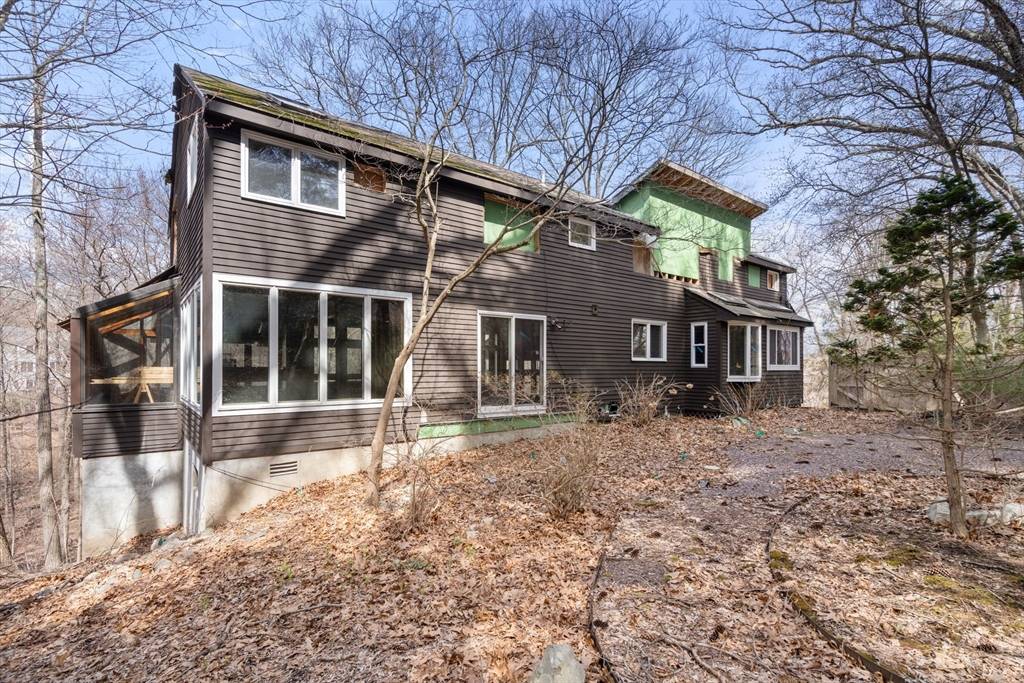 Weston, MA 02493,217 Summer St