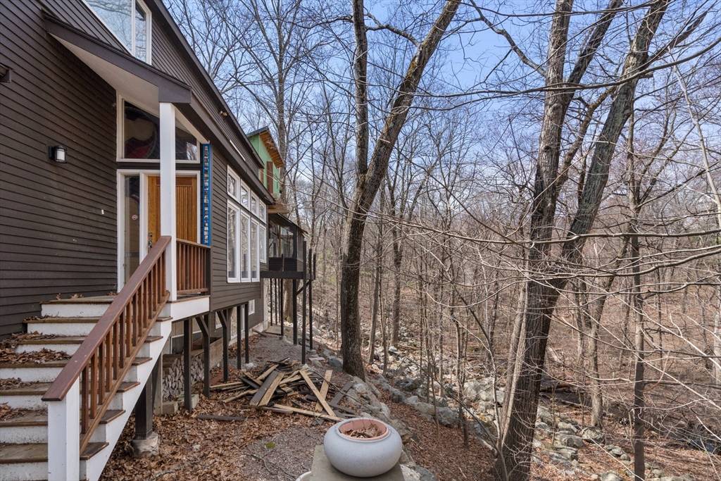 Weston, MA 02493,217 Summer St