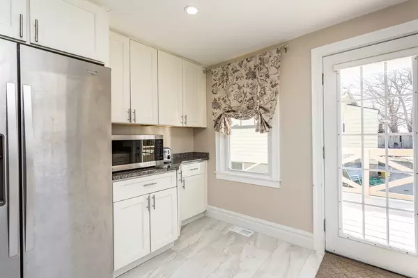 Somerset, MA 02726,138 Hazelhurst Rd