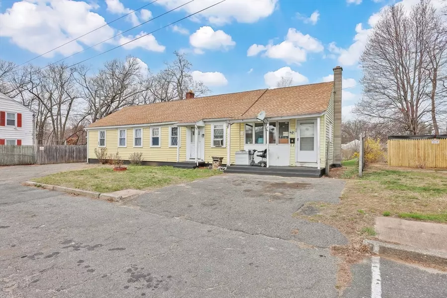 64-66 Farragut St, Springfield, MA 01104