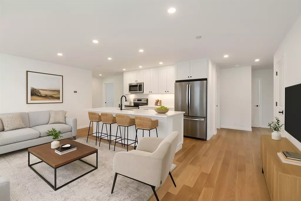 Salem, MA 01970,106 Broadway #1