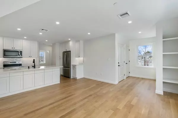 Salem, MA 01970,106 Broadway #3