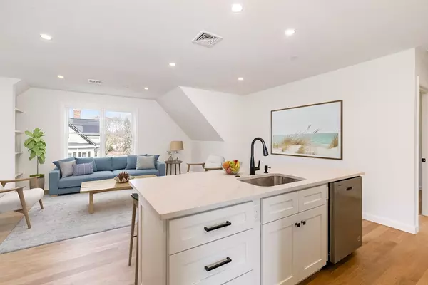 Salem, MA 01970,106 Broadway #3