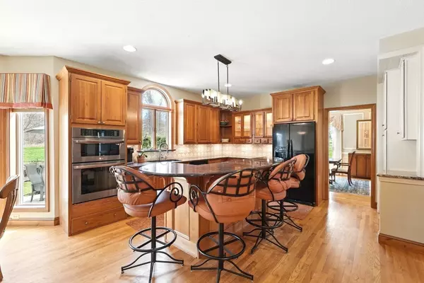 Wilbraham, MA 01095,6 Meeting House Ln