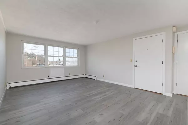 Weymouth, MA 02188,1 Tara Dr #10