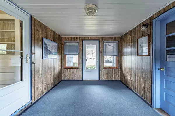 Ludlow, MA 01056,42 Adams St