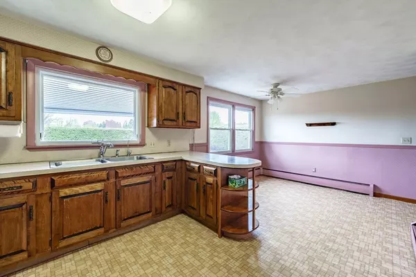 Ludlow, MA 01056,42 Adams St